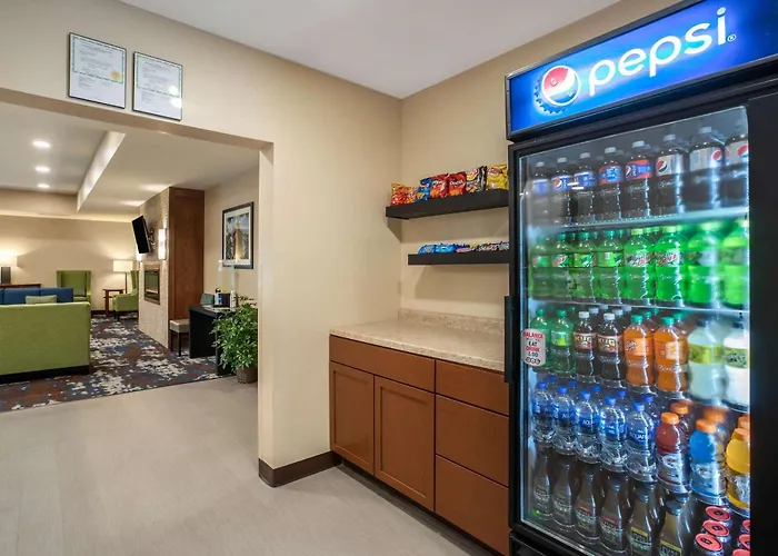 Comfort Inn & Suites Ames Near Isu Campus